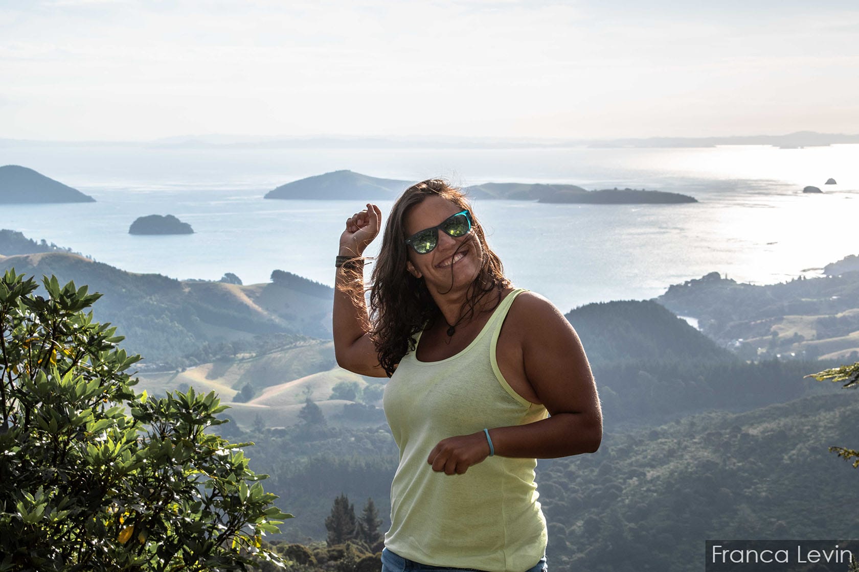 Mujer sola y a dedo: crónica de un mito derribado