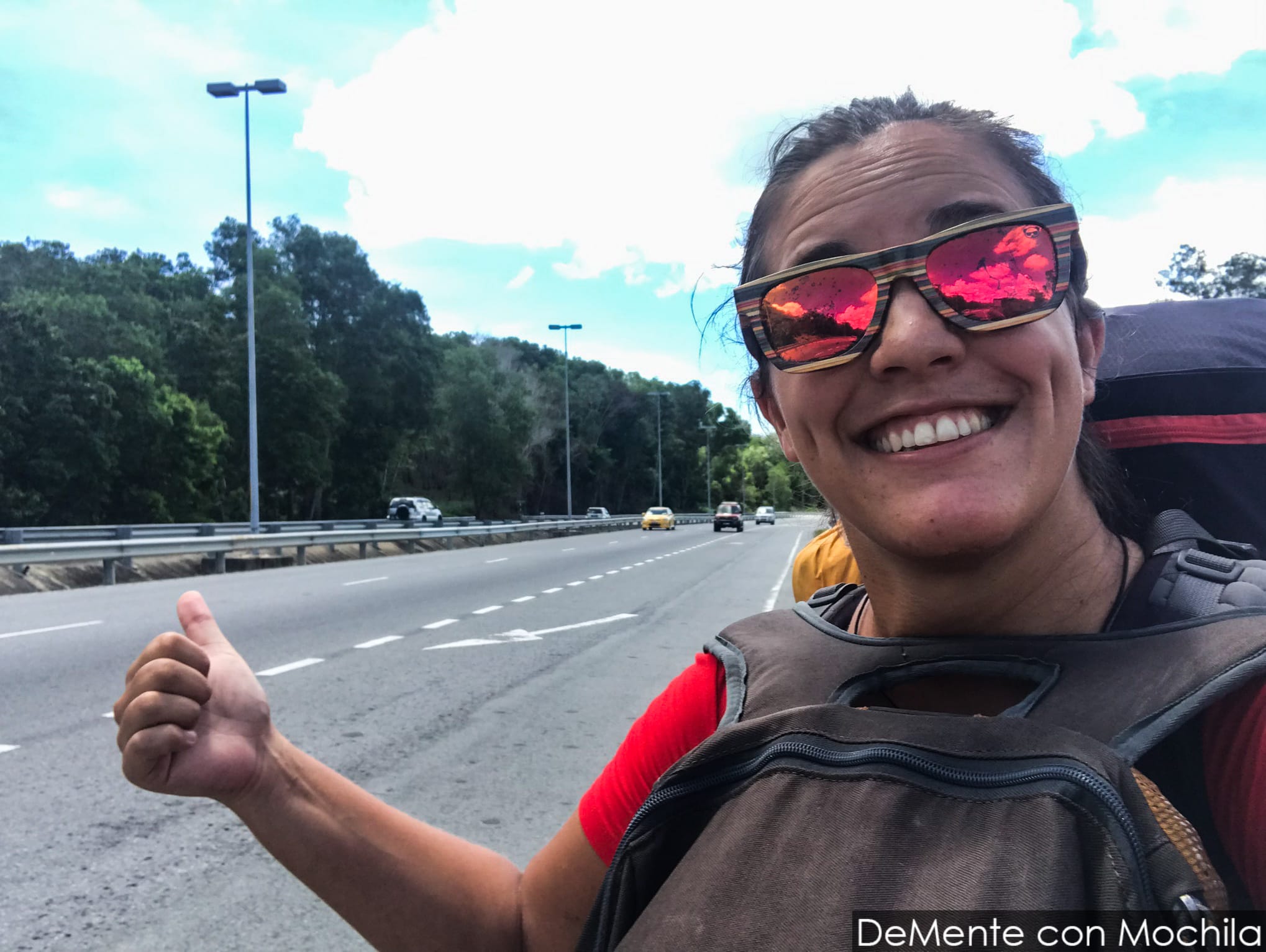 ¿Qué es viajar a dedo?